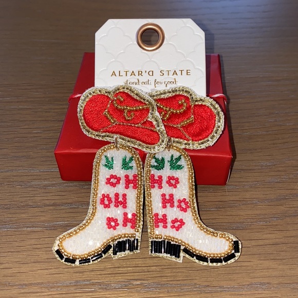 Cowboy boot earrings. - Picture 3 of 4